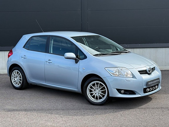 Toyota Auris 5 of 19