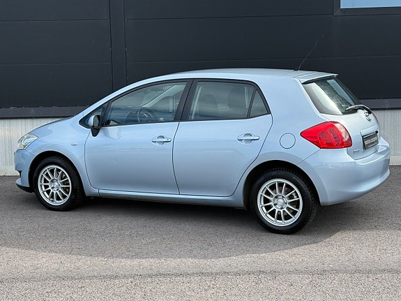 Toyota Auris 9 of 19