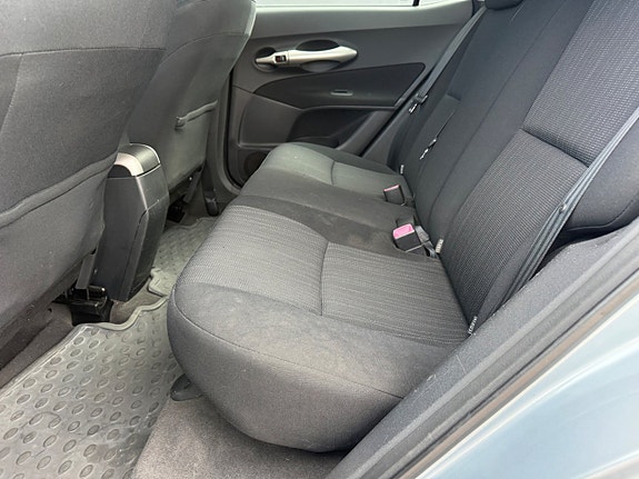Toyota Auris 11 of 19