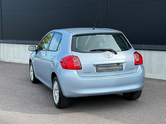 Toyota Auris 8 of 19