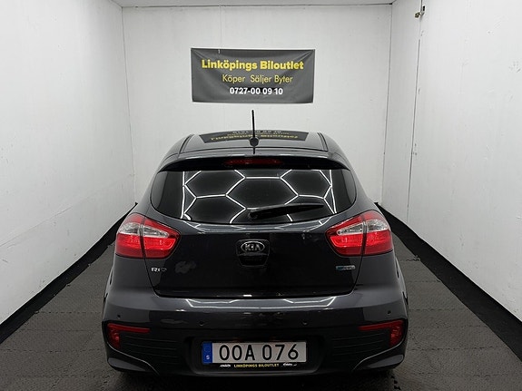 Kia Rio 6 of 12