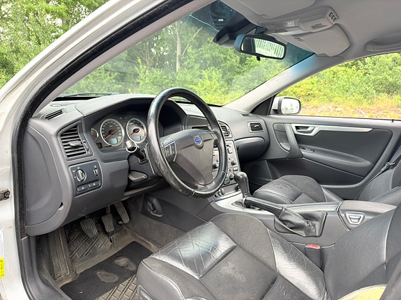 Volvo V70 7 of 8