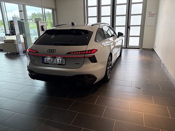Audi A6 4 of 8