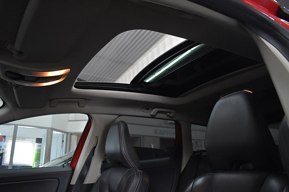 Volvo XC60 12 of 16
