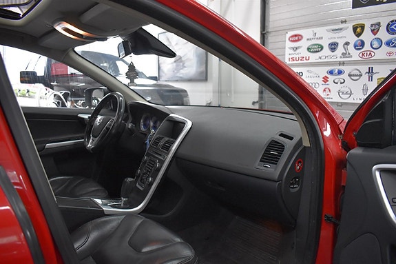 Volvo XC60 6 of 16