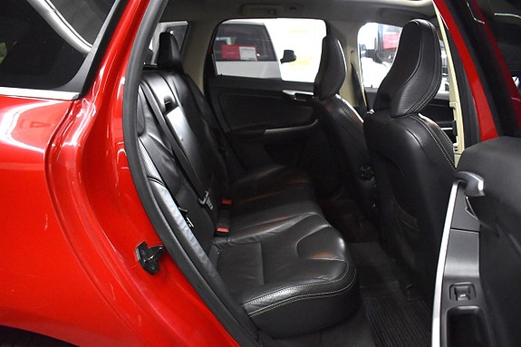 Volvo XC60 8 of 16