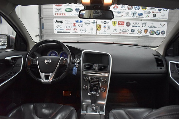 Volvo XC60 9 of 16
