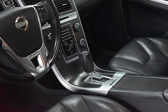 Volvo XC60 5 of 16