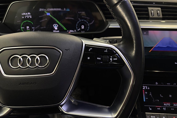 Audi Q8 14 of 26