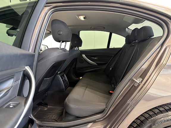 BMW 320d 14 of 20