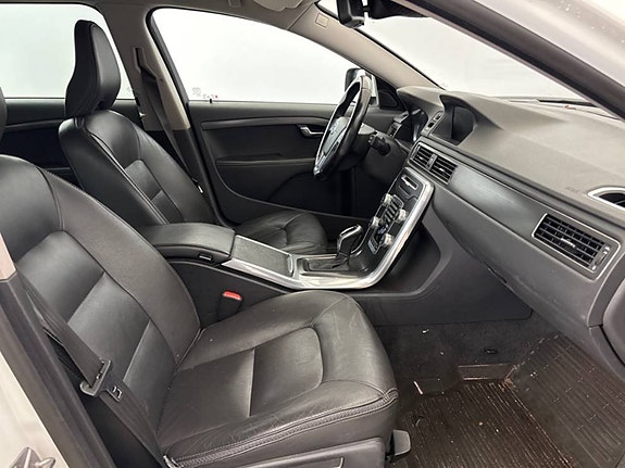 Volvo XC70 7 of 17