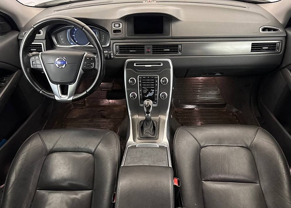 Volvo XC70 3 of 17