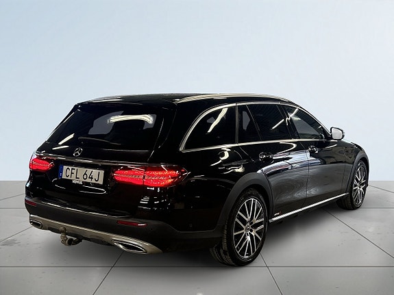 Mercedes-Benz E220 6 of 27