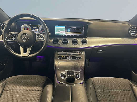 Mercedes-Benz E220 8 of 27