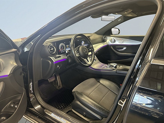 Mercedes-Benz E220 7 of 27