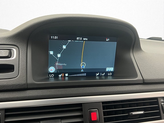 Volvo XC70 19 of 30