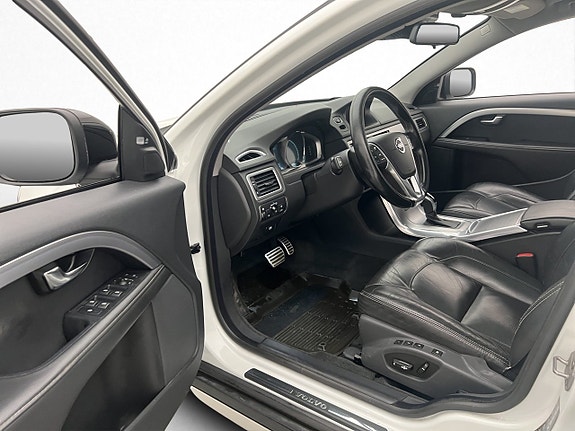 Volvo XC70 11 of 30