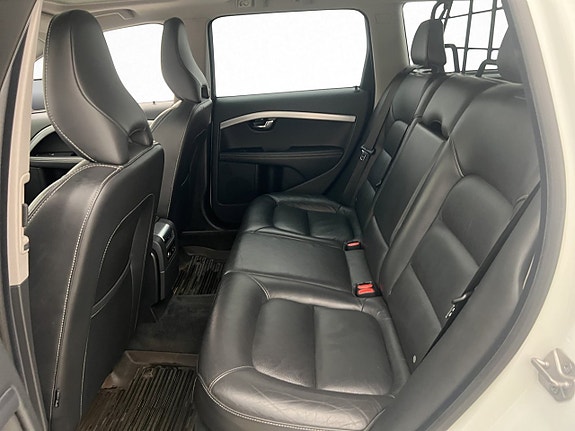 Volvo XC70 25 of 30