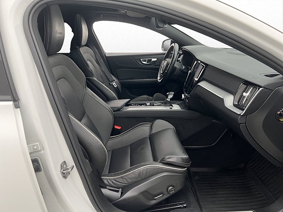 Volvo S60 24 of 30