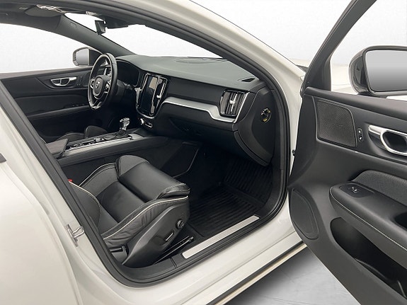 Volvo S60 25 of 30