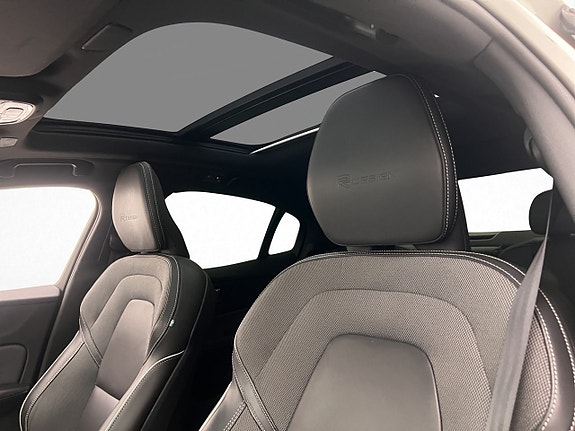 Volvo S60 11 of 30