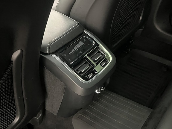 Volvo S60 27 of 30