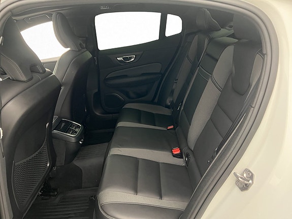 Volvo S60 26 of 30