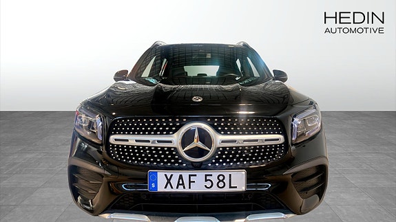 Mercedes-Benz GLB200 d 2 of 5
