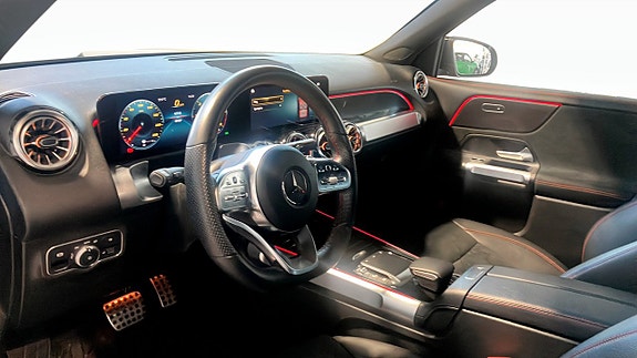 Mercedes-Benz GLB200 d 4 of 5
