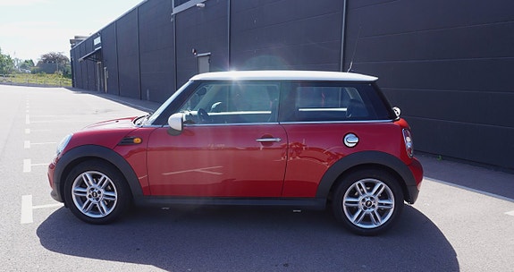 MINI Cooper 4 of 5