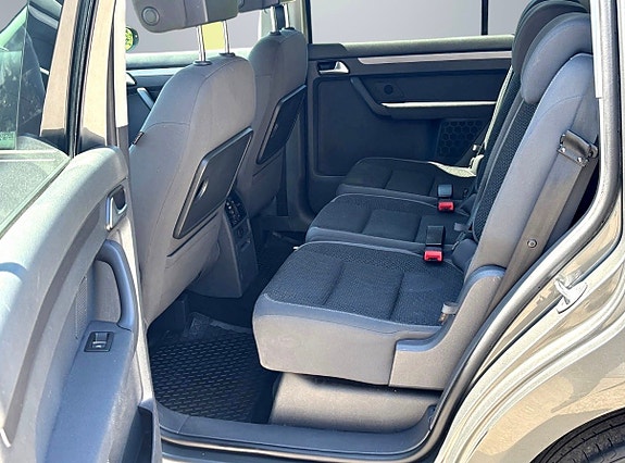 Volkswagen Touran 11 of 16