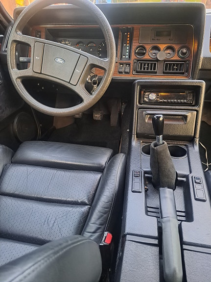 Ford Granada 4 of 5