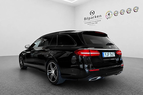 Mercedes-Benz E220 3 of 16