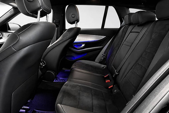 Mercedes-Benz E220 8 of 16