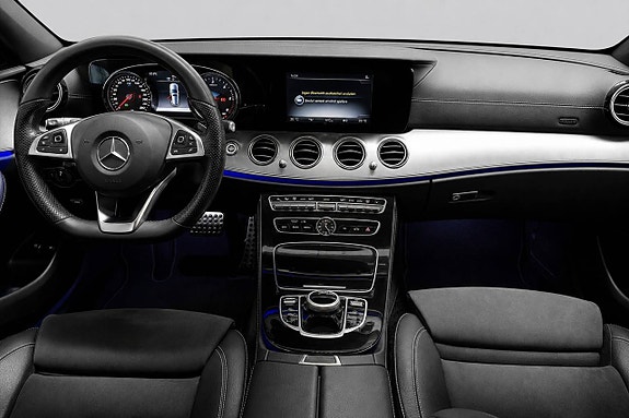 Mercedes-Benz E220 11 of 16