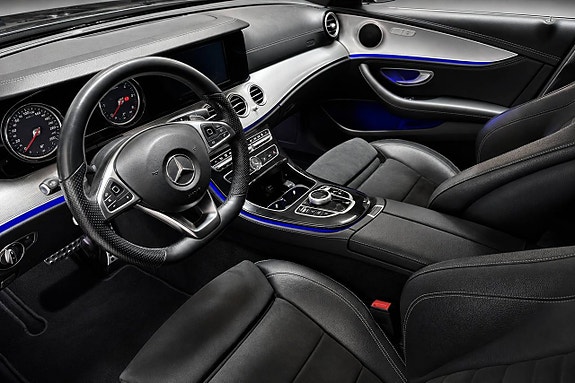 Mercedes-Benz E220 7 of 16