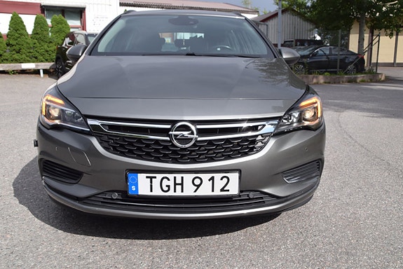 Opel Astra 2 of 5