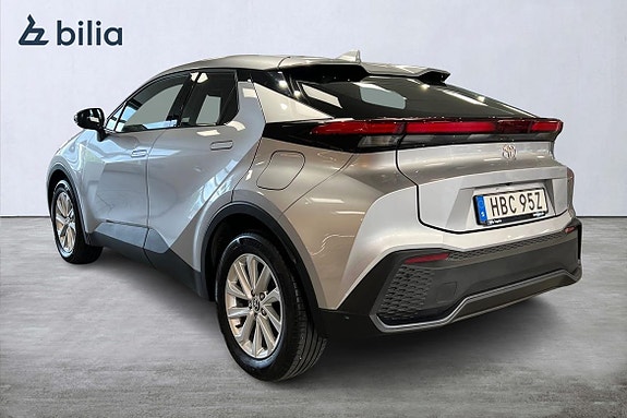 Toyota C-HR 2 of 5