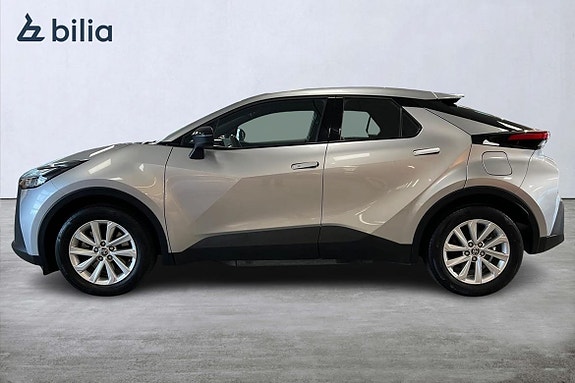 Toyota C-HR 3 of 5