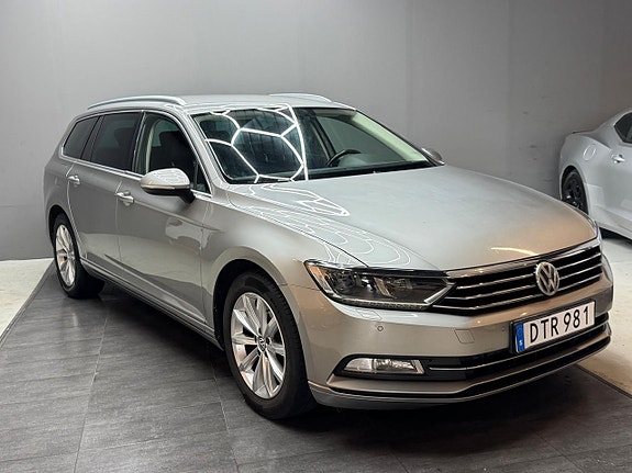 Volkswagen Passat 2 of 5