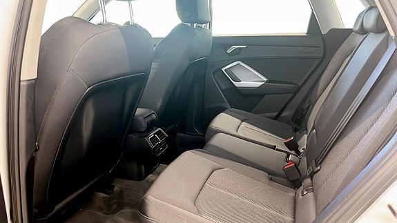 Audi Q3 10 of 15