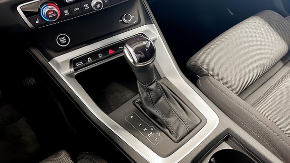 Audi Q3 13 of 15