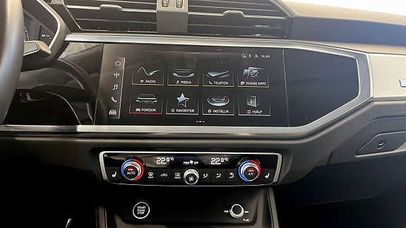 Audi Q3 12 of 15