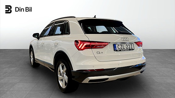 Audi Q3 3 of 5