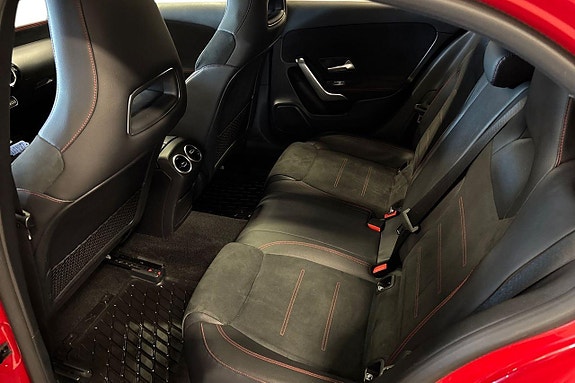 Mercedes-Benz A200 13 of 24