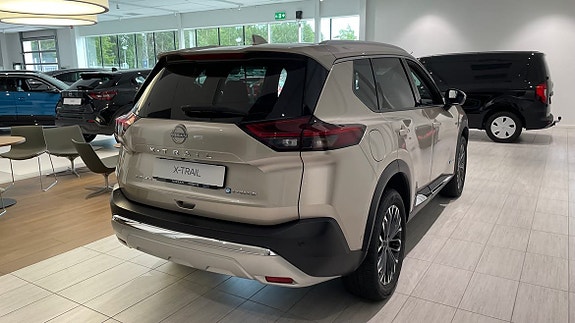 Nissan X-Trail 4 of 5