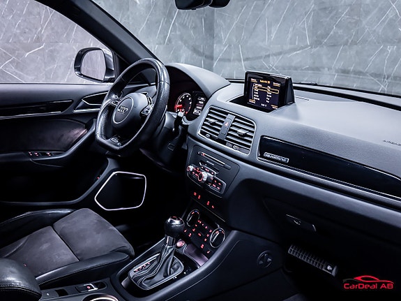 Audi RS Q3 13 of 30