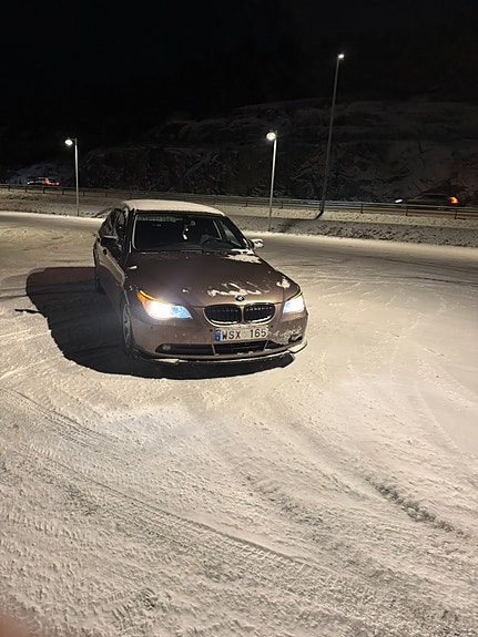 BMW 523i 6 of 6