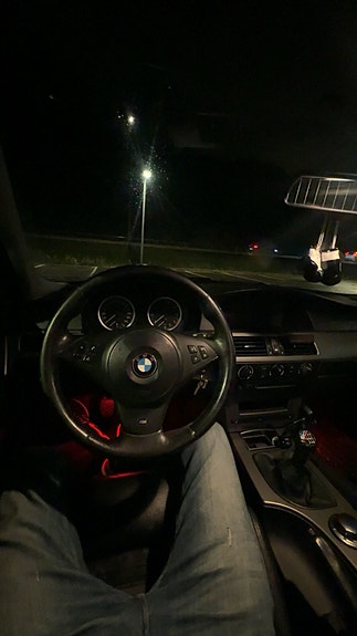 BMW 523i 5 of 6