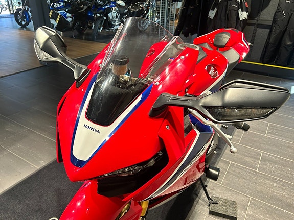 Honda CBR1000RR SP1 /3,45%/860mil/Yoshimura/Quickshifter 5 of 5